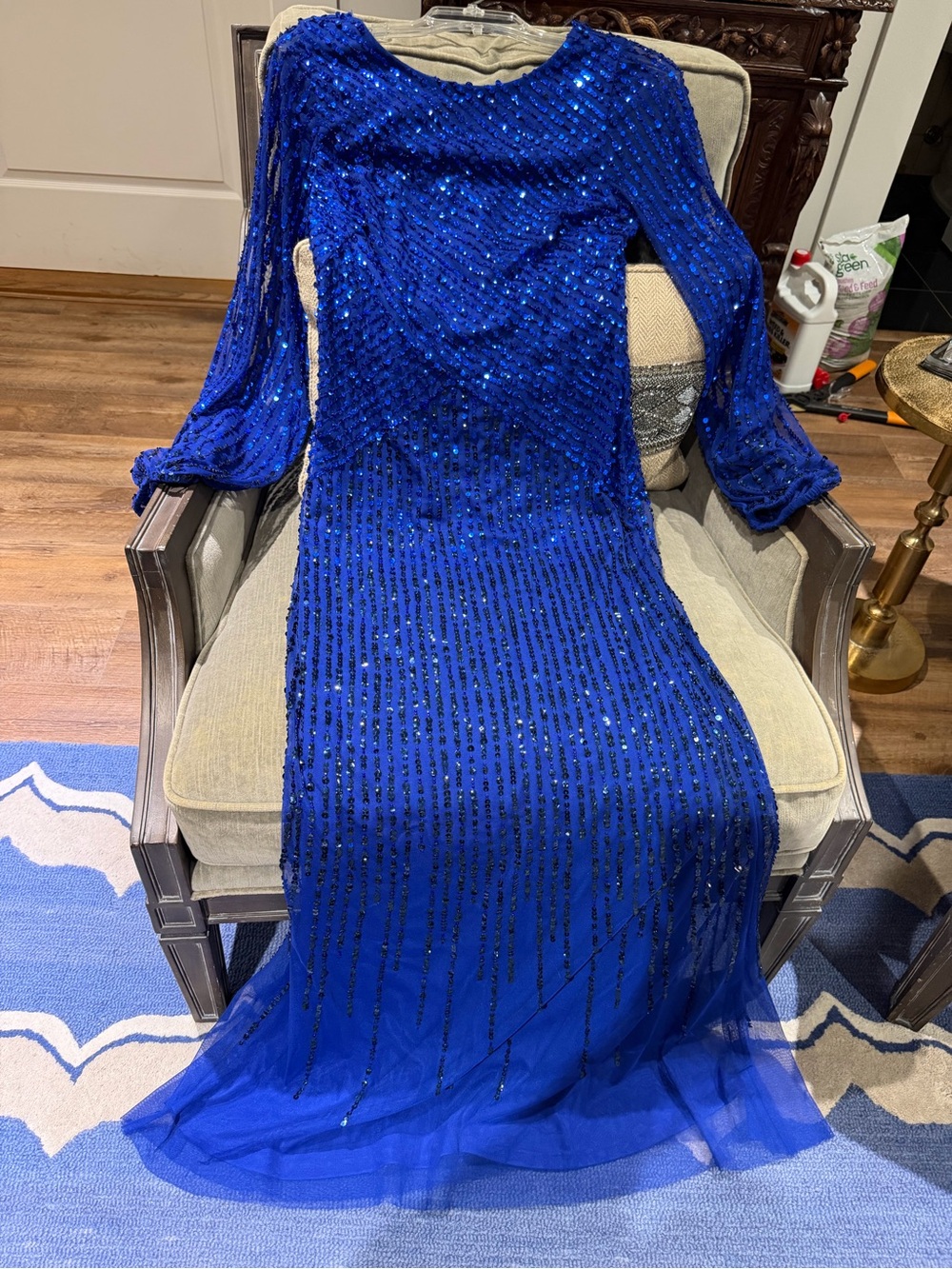 Elegant Adrianna Papell Royal Blue Sequin Long-Sleeve Evening Dress size 6 READ